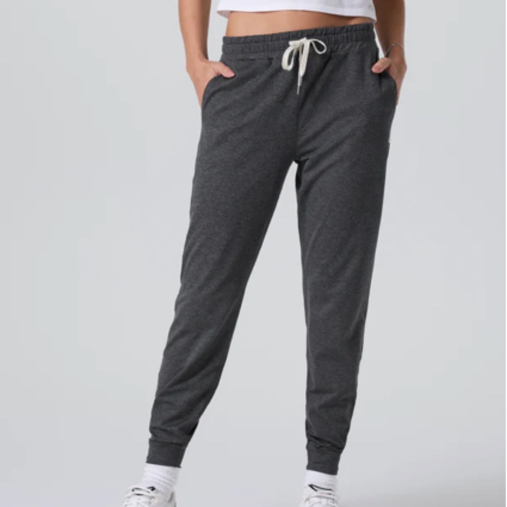 NWT Vuori Performance Jogger